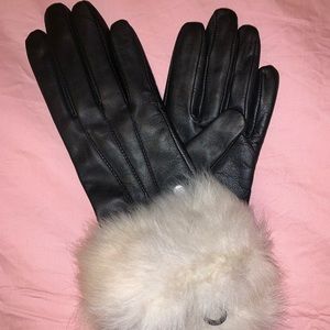 UGG – Genuine Shearling Trim Leather Gloves